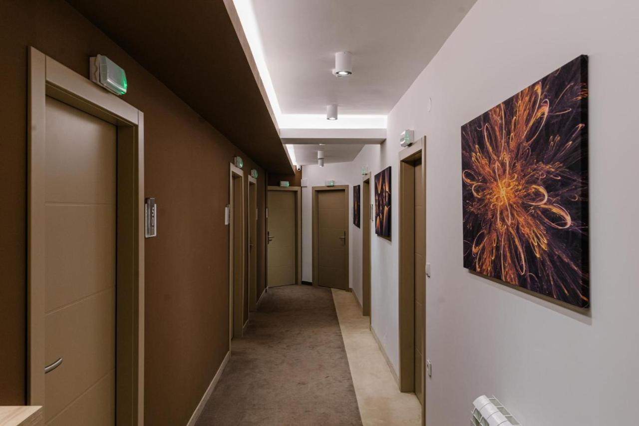 Nar Royalton Accommodation Nis Luaran gambar