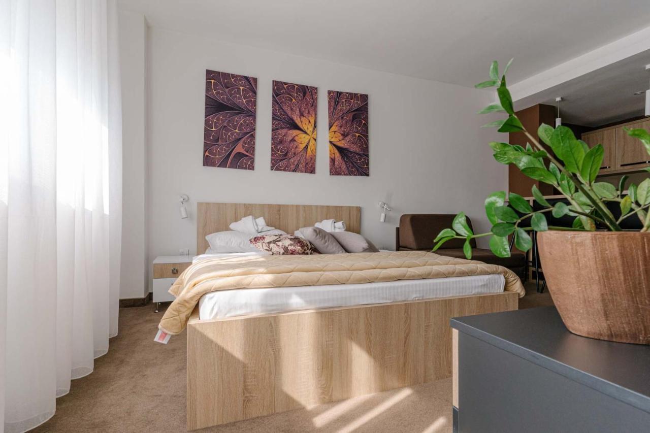 Nar Royalton Accommodation Nis Luaran gambar