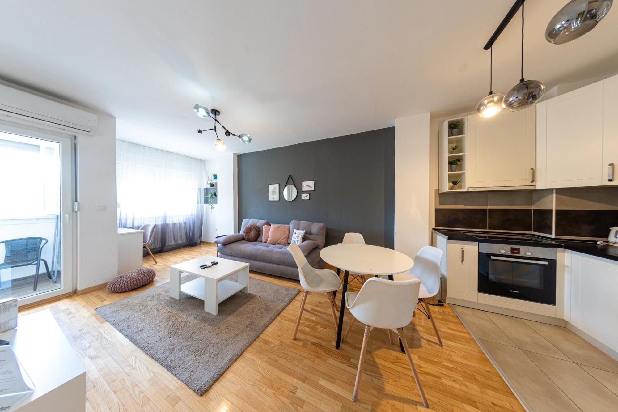 Nar Royalton Accommodation Nis Luaran gambar