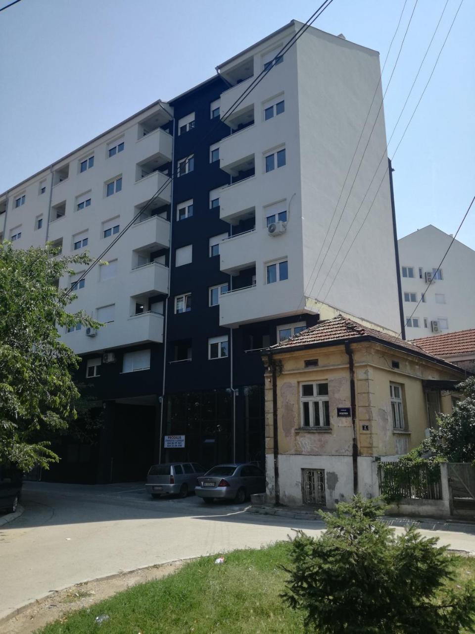Nar Royalton Accommodation Nis Luaran gambar